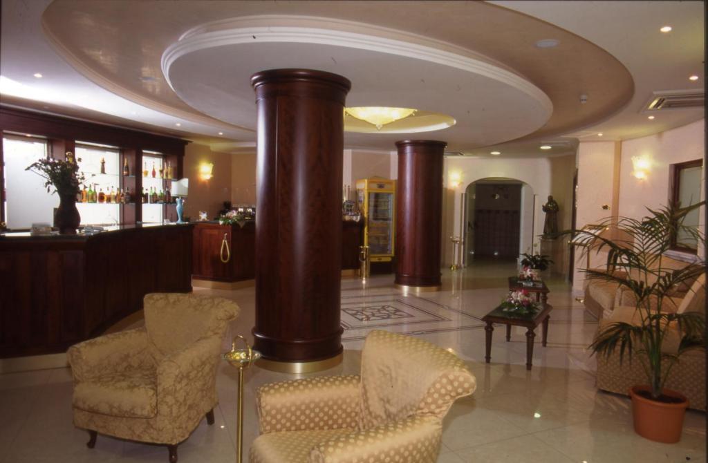 Hotel Di Cosmo ซานโจวานนี โรตอนโด ภายนอก รูปภาพ