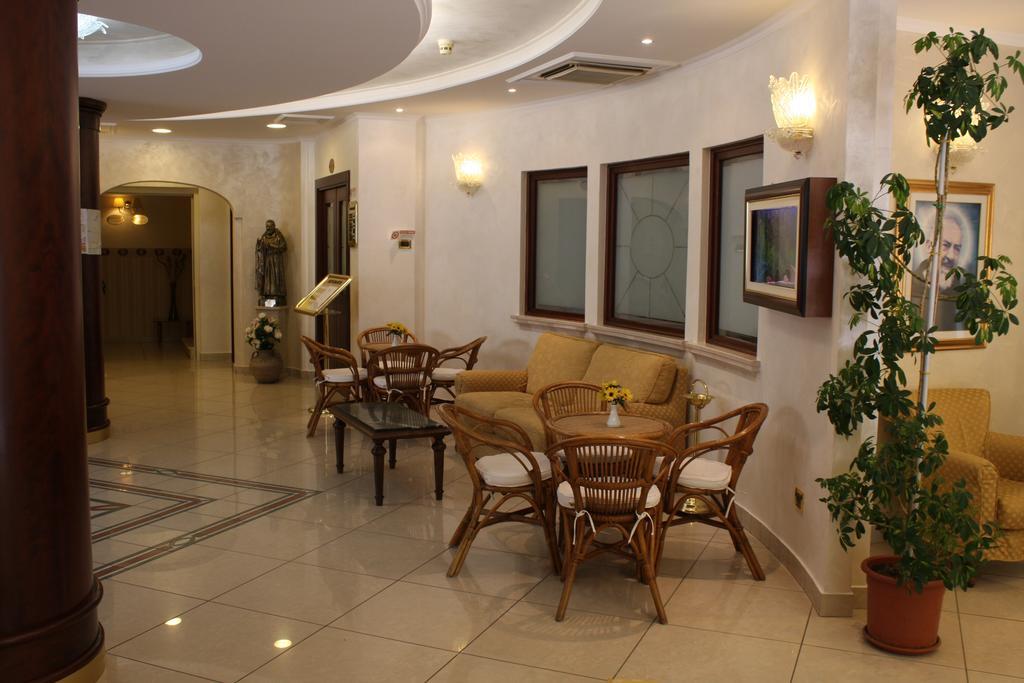 Hotel Di Cosmo ซานโจวานนี โรตอนโด ภายนอก รูปภาพ
